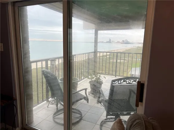 a view of a livingroom with furniture