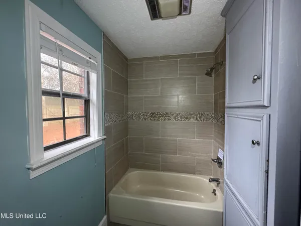 $342,500 | 105 Easthaven Drive, Brandon, MS 39042