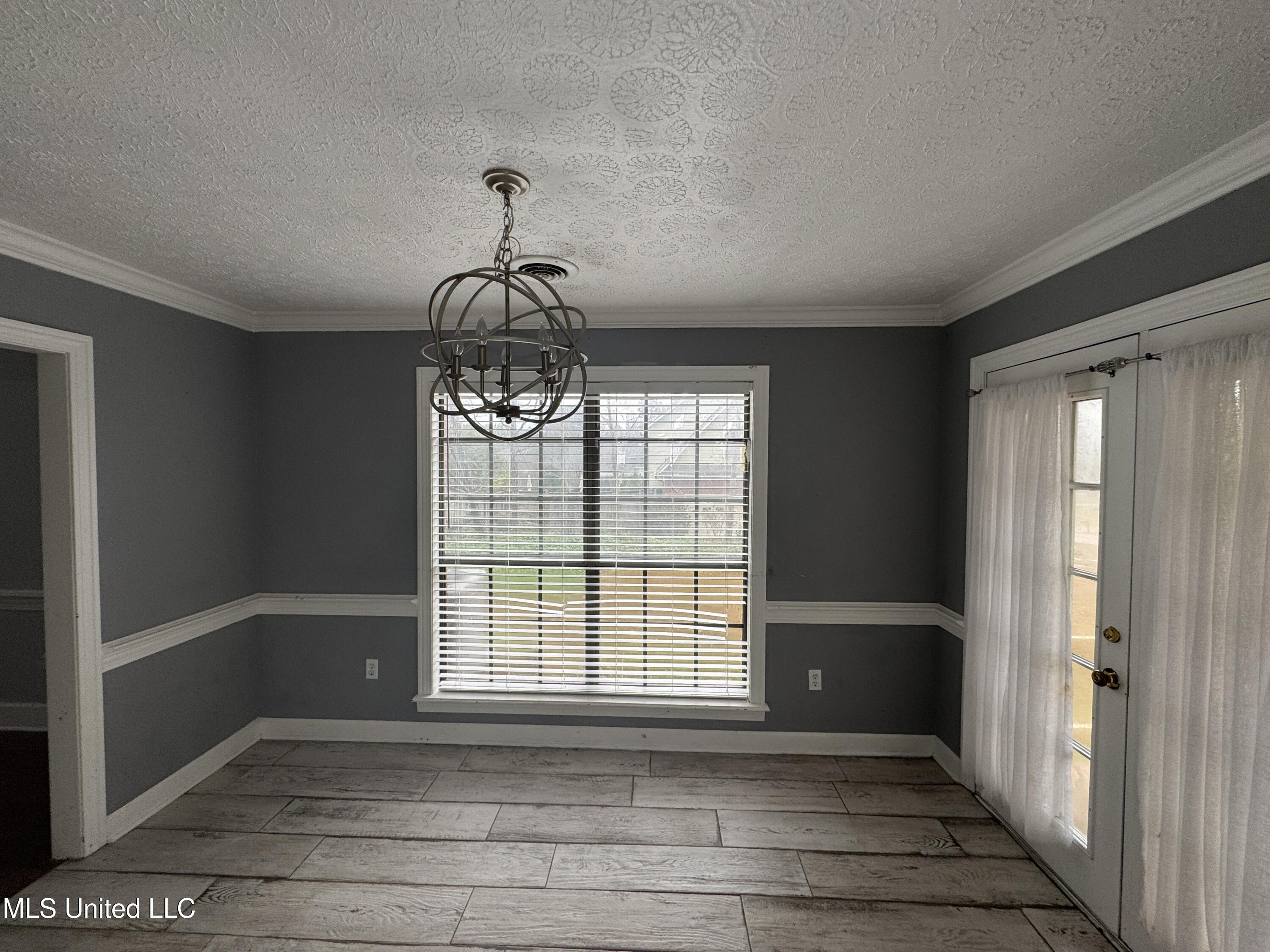 105 Easthaven Drive Brandon, MS 39042 - Photo 5 of 39 IMG_9381