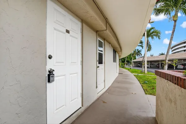 $199,000 | 1319 East Hillsboro Boulevard, Unit 110, Deerfield Beach, FL 33441