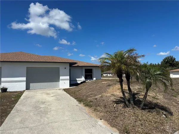 $1,800 | 3965 20th Street West, Lehigh Acres, FL 33971
