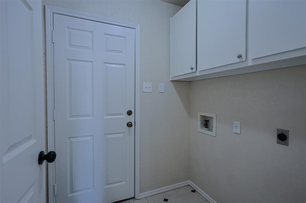 7848 Nine Mile Bridge Road Fort Worth, TX 76135 - Photo 20 of 36