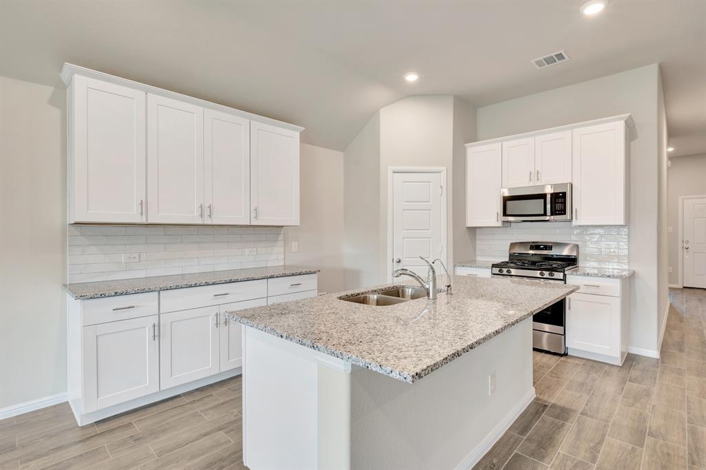 417 Wydown Drive Princeton, TX 75407 - Photo 3 of 40