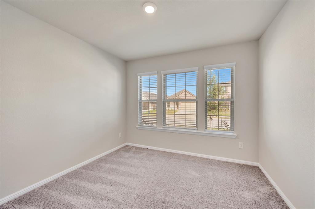 417 Wydown Drive Princeton, TX 75407 - Photo 7 of 40