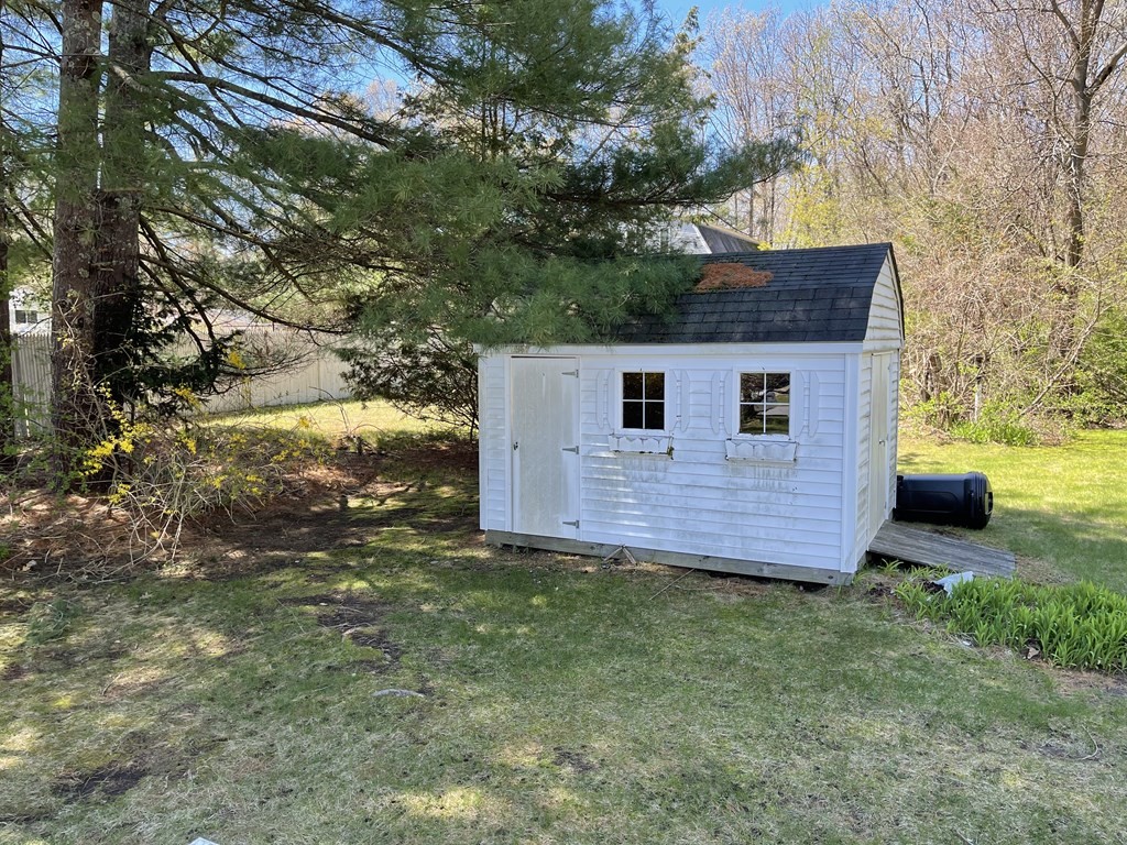 4 Harvard Road Groveland, MA 01834 - Photo 8 of 36 Gallery Image 8