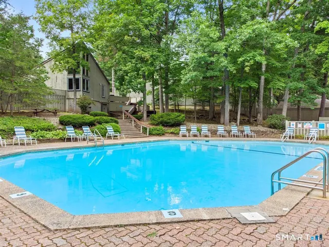 $2,550 | 6 Lyle Court, Unit C, Farmington, CT 06032