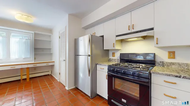 $2,550 | 6 Lyle Court, Unit C, Farmington, CT 06032