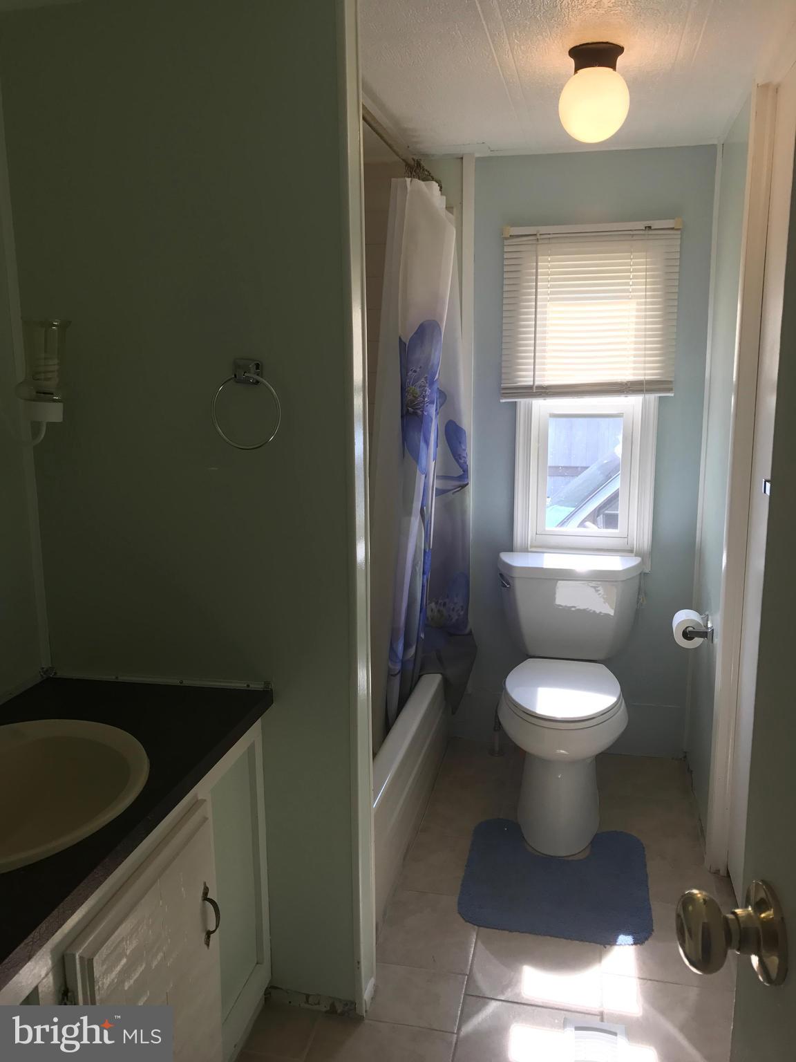 11259 Mobile Drive Fairfax, VA 22030 - Photo 7 of 10 Bath