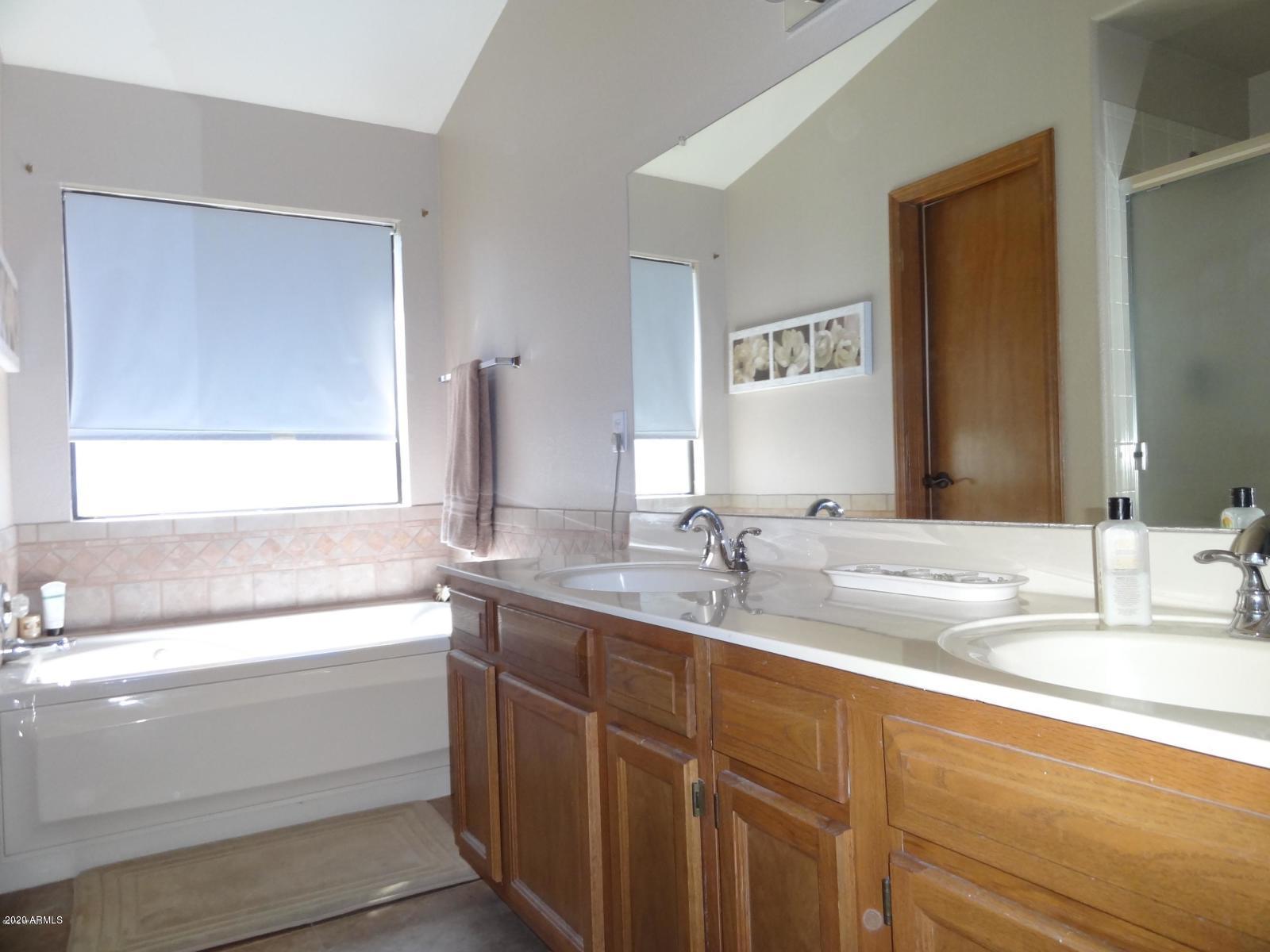 4113 West Alameda Road Glendale, AZ 85310 - Photo 4 of 9 alameda m bathroom