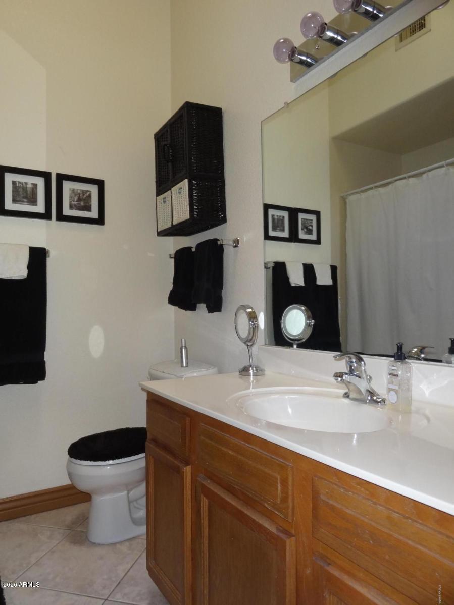 4113 West Alameda Road Glendale, AZ 85310 - Photo 6 of 9 alamea hall bath