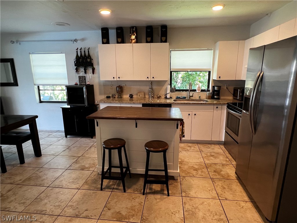 18512 Sebring Road Fort Myers, FL 33967 - Photo 3 of 20 Gallery Image 3