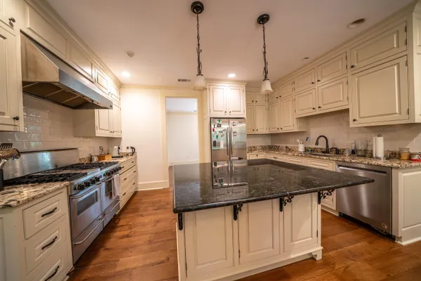 $869,900 | 6355 Jernigan Drive, Somerville, TN 38068