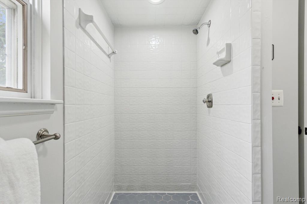 1760 Sheffield Road Birmingham, MI 48009 - Photo 34 of 45