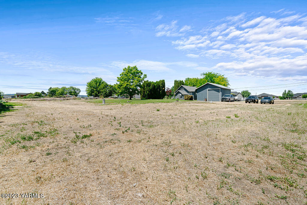 9206 Occidental Road Yakima, WA 98903 - Photo 19 of 23 a view of a road with an outdoor space