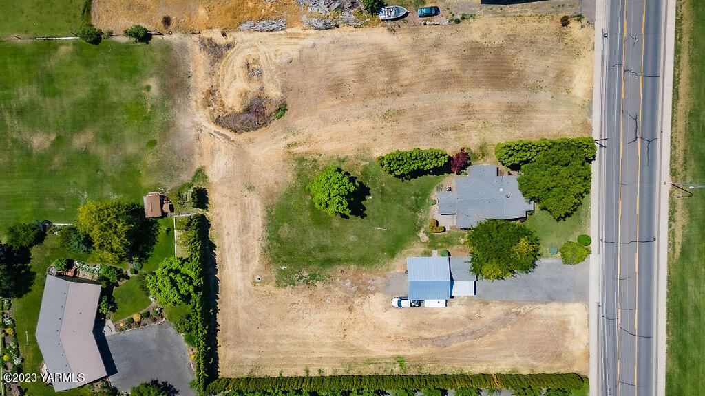 9206 Occidental Road Yakima, WA 98903 - Photo 21 of 23 an aerial view of a house with a yard basket ball court
