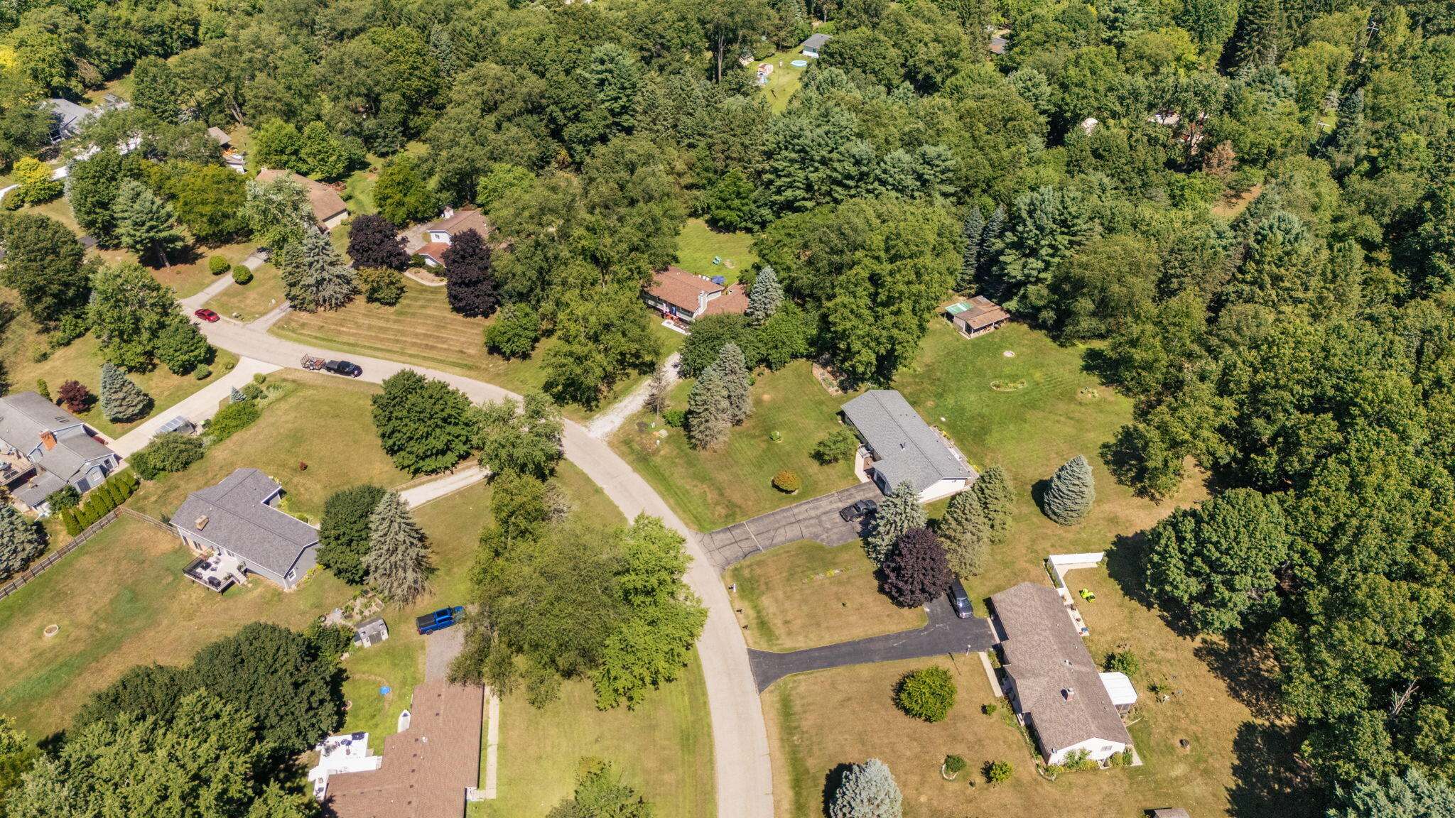 8739 Coyle Drive Pinckney, MI 48169 - Photo 58 of 64 9-web-or-mls-DJI_20250723121104_0635_D