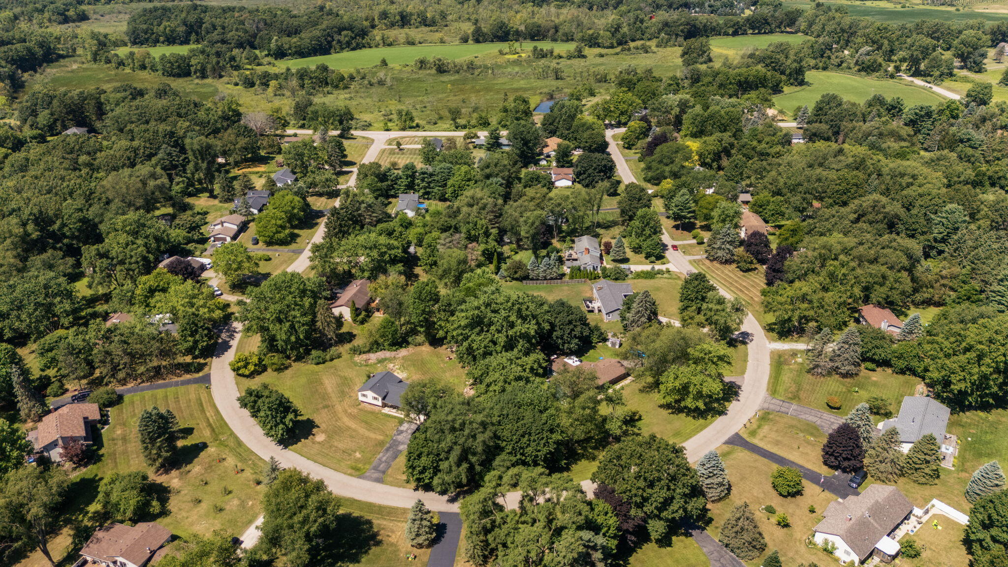 8739 Coyle Drive Pinckney, MI 48169 - Photo 60 of 64 11-web-or-mls-DJI_20250723121228_0638_D