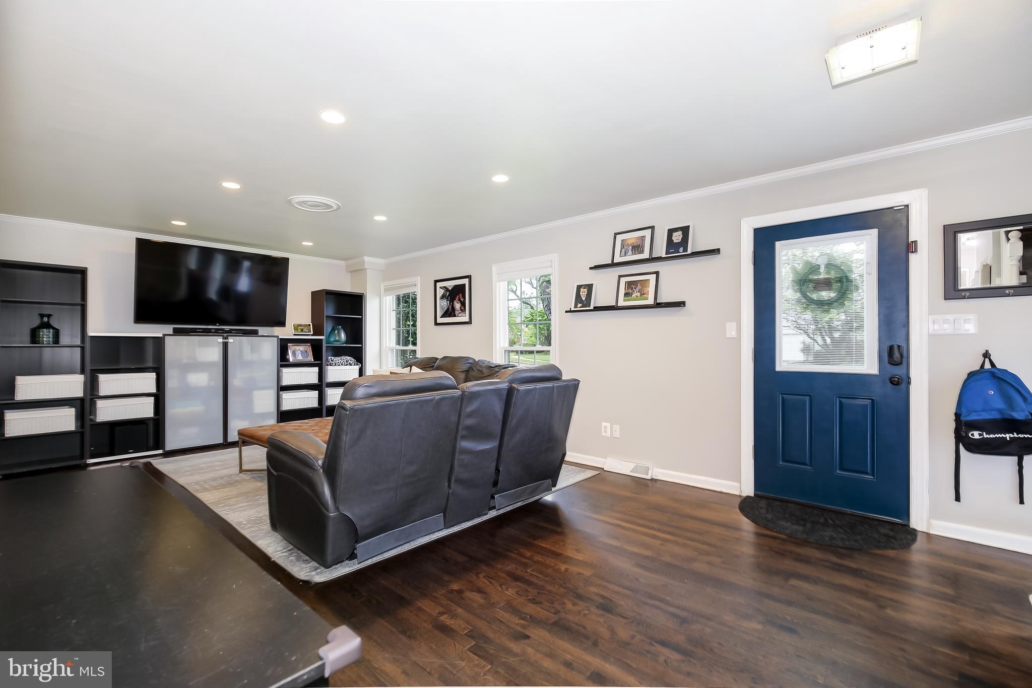 6136 Ramshorn Drive McLean, VA 22101 - Photo 5 of 38