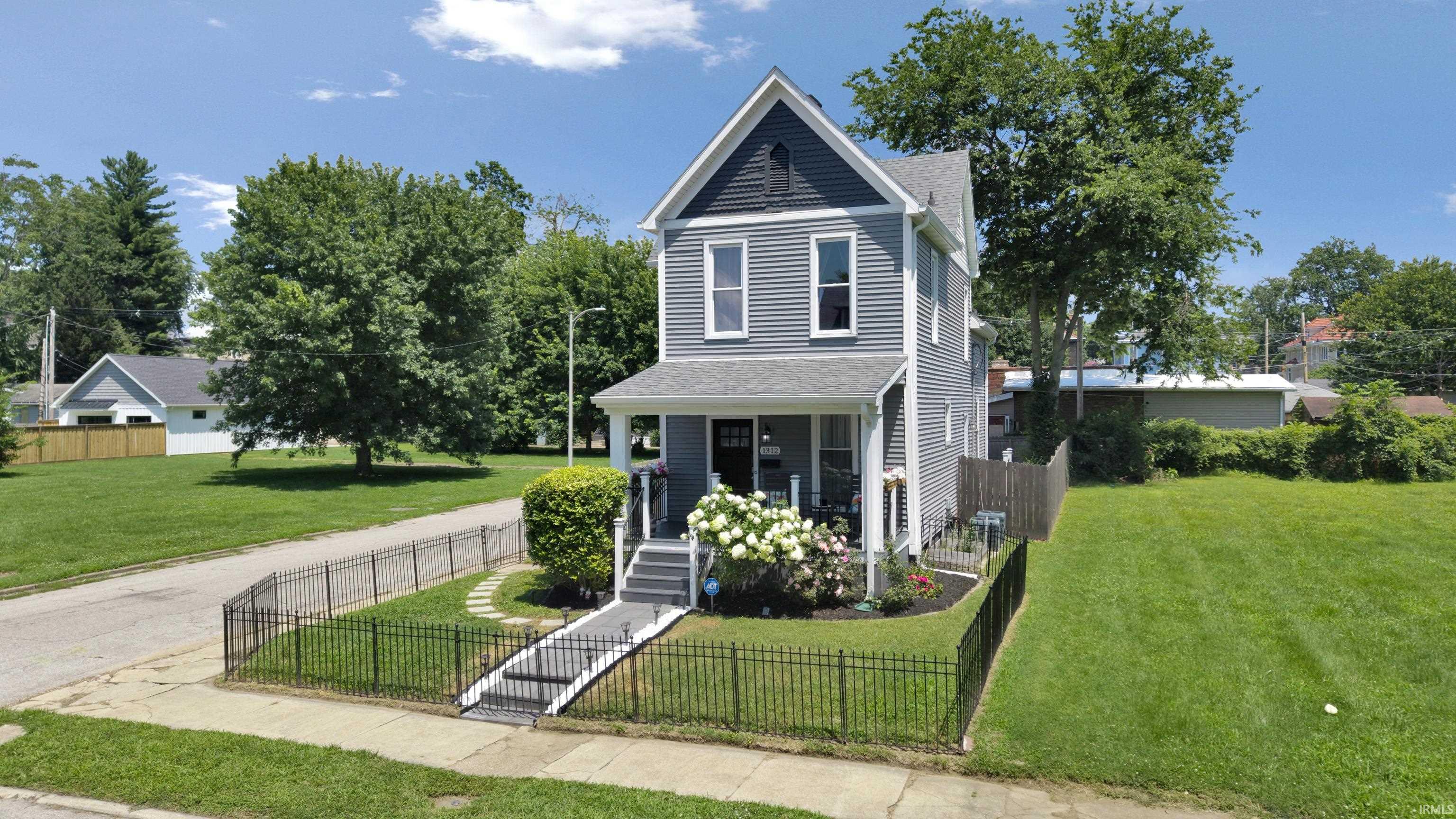 1312 Parrett Street Evansville, IN 47713 - Photo 3 of 45