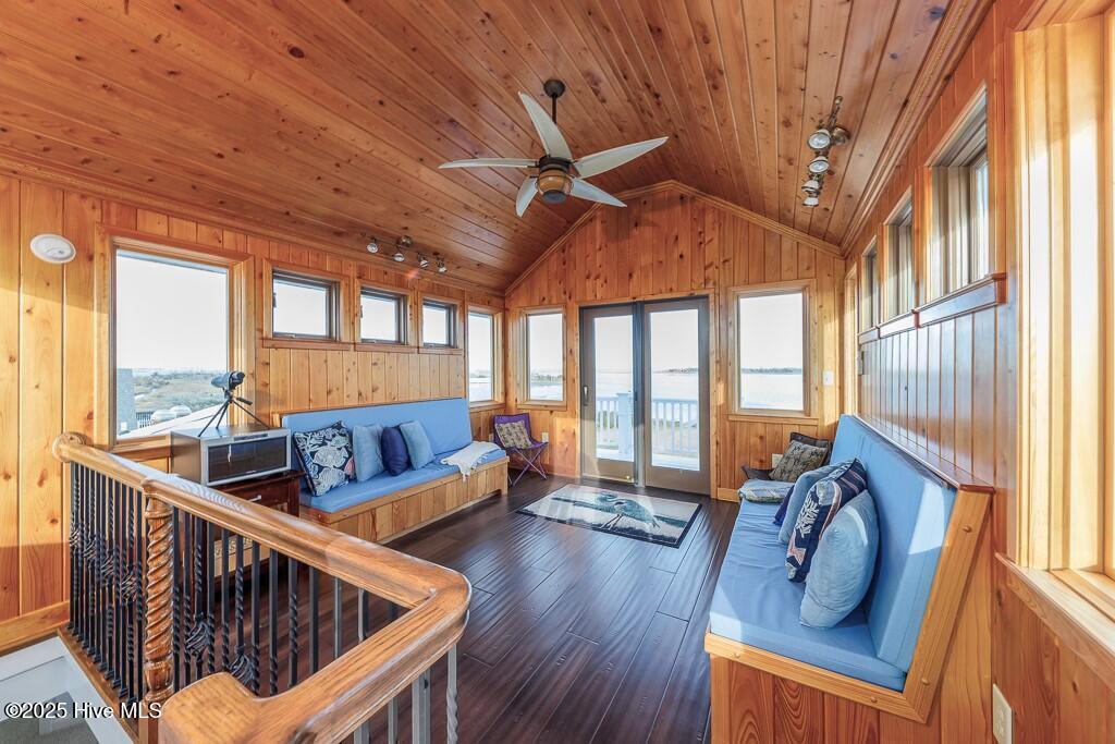 180 Taylor Road Marshallberg, NC 28553 - Photo 18 of 35 Third Level Crows Nest w/Big Views