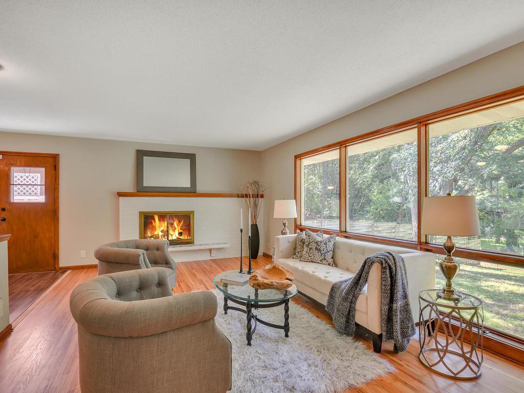 5086 Holiday Road Minnetonka, MN 55345 - Photo 2 of 22