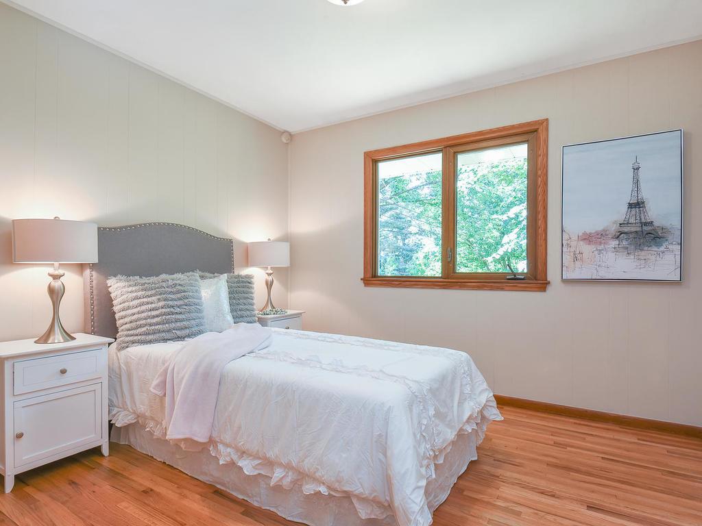 5086 Holiday Road Minnetonka, MN 55345 - Photo 11 of 22