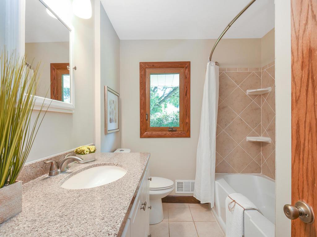 5086 Holiday Road Minnetonka, MN 55345 - Photo 13 of 22