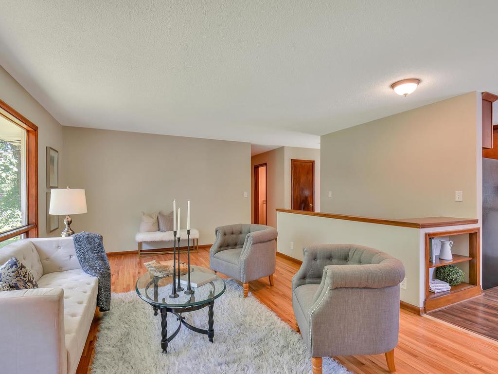5086 Holiday Road Minnetonka, MN 55345 - Photo 3 of 22