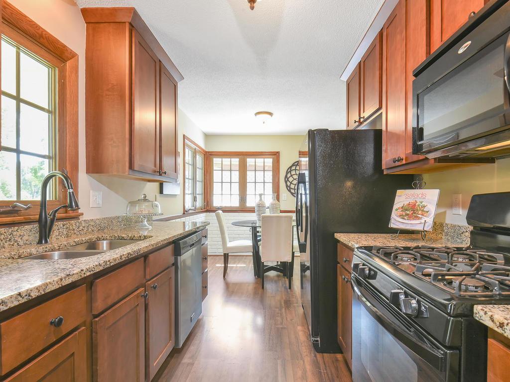 5086 Holiday Road Minnetonka, MN 55345 - Photo 6 of 22