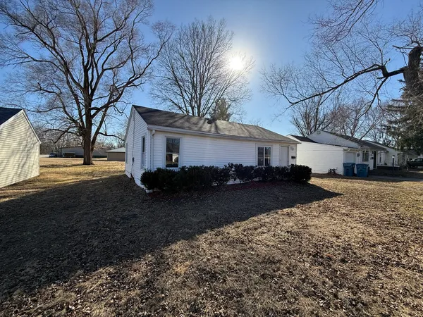 $62,500 | 745 East Oak Street, Watseka, IL 60970