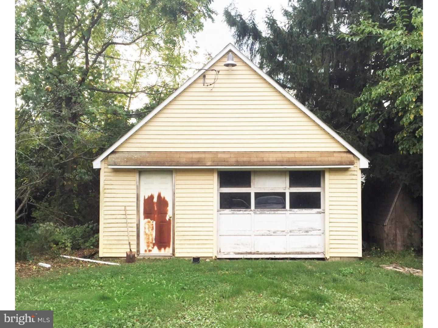 1924 Mill Road Perkasie, PA 18944 - Photo 19 of 23 Garage