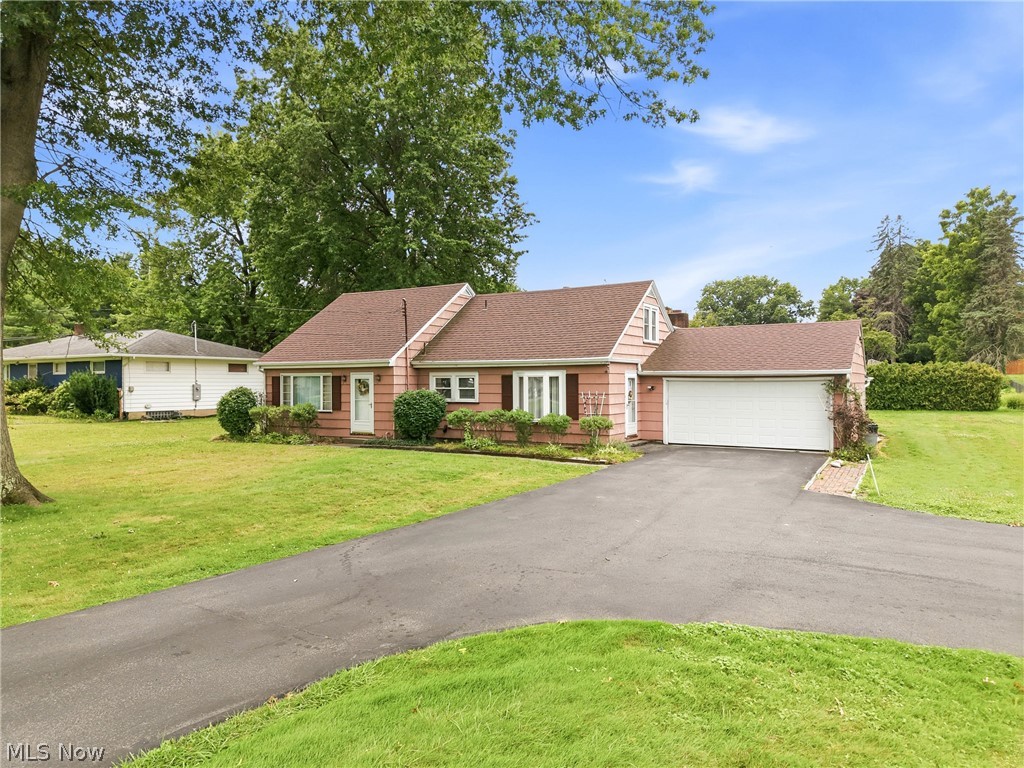 2325 North Road Warren, OH 44483 - Photo 2 of 50