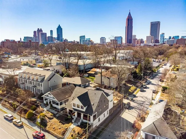 $2,750 | 724 Charles Allen Drive Northeast, Unit 3, Atlanta, GA 30308