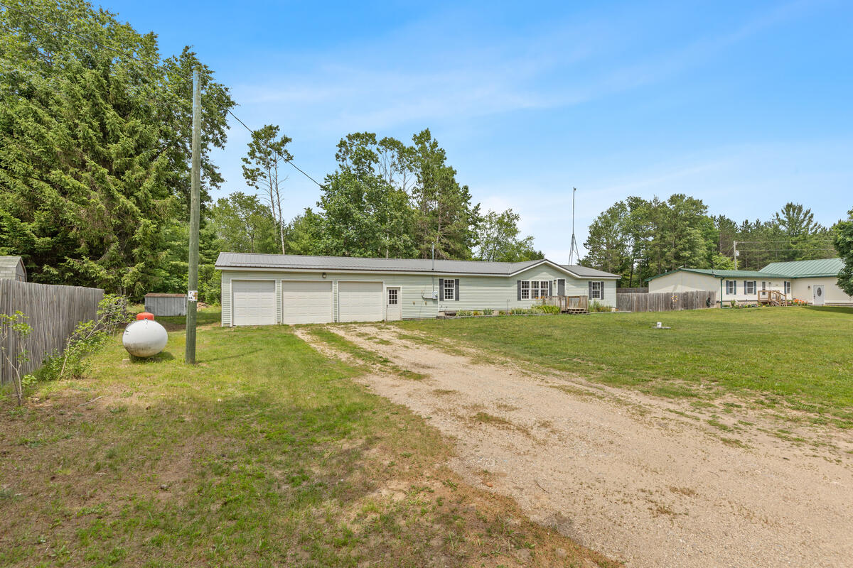 18720 Stonehouse Road Hersey, MI 49639 - Photo 4 of 21 18720-Stonehouse_003