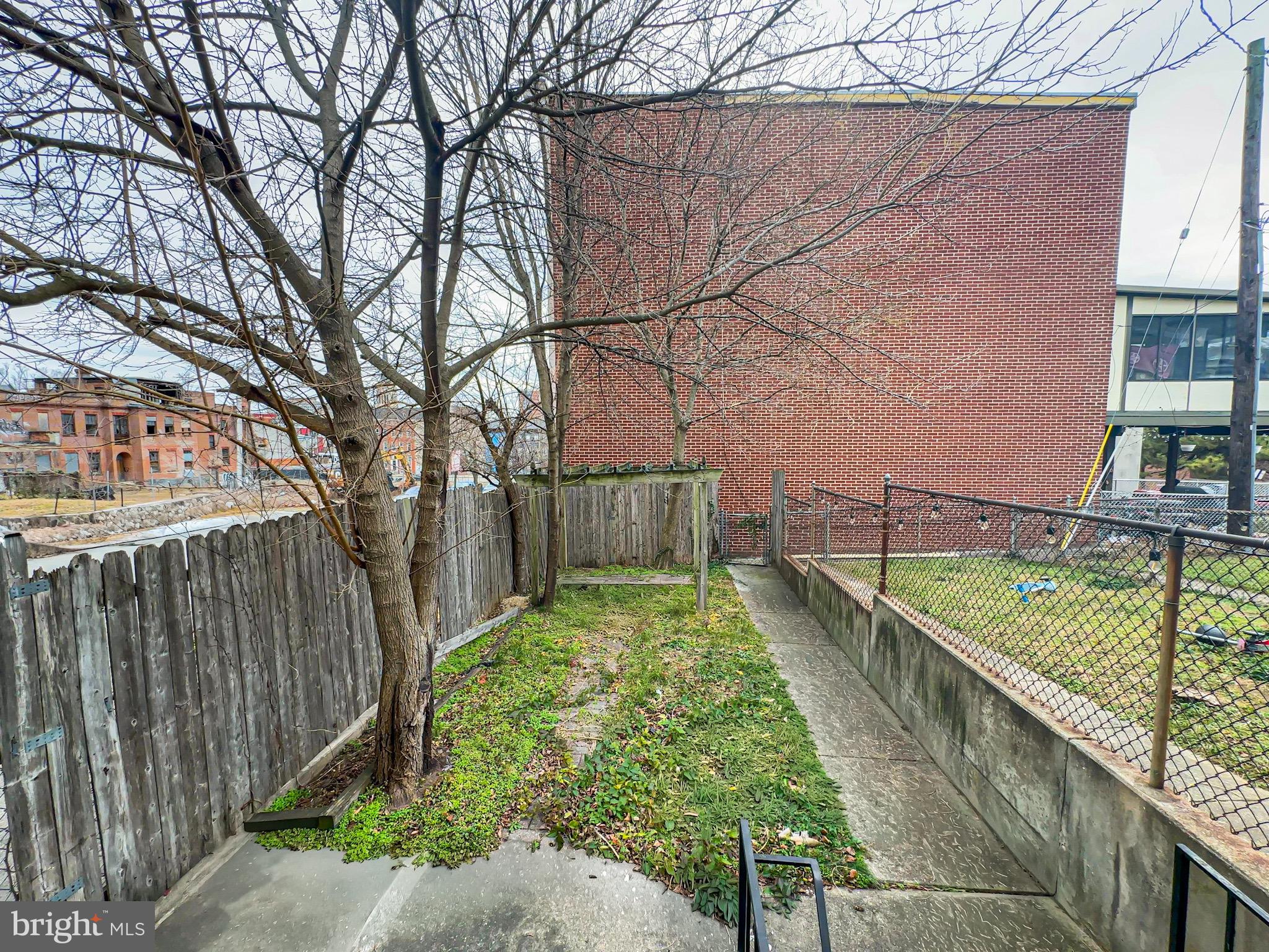 529 Mosher Street Baltimore, MD 21217 - Photo 30 of 32