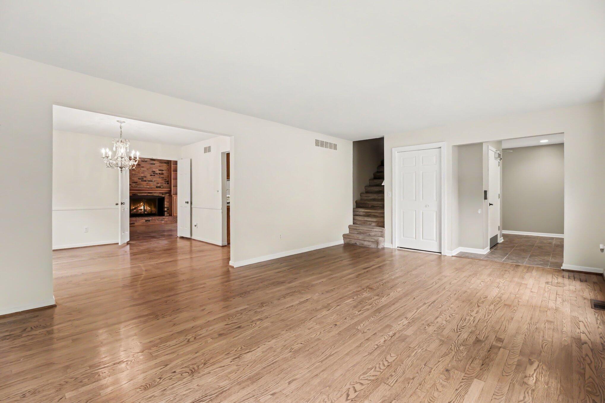 34214 Old Timber Road Farmington, MI 48331 - Photo 5 of 36 008_file_2198