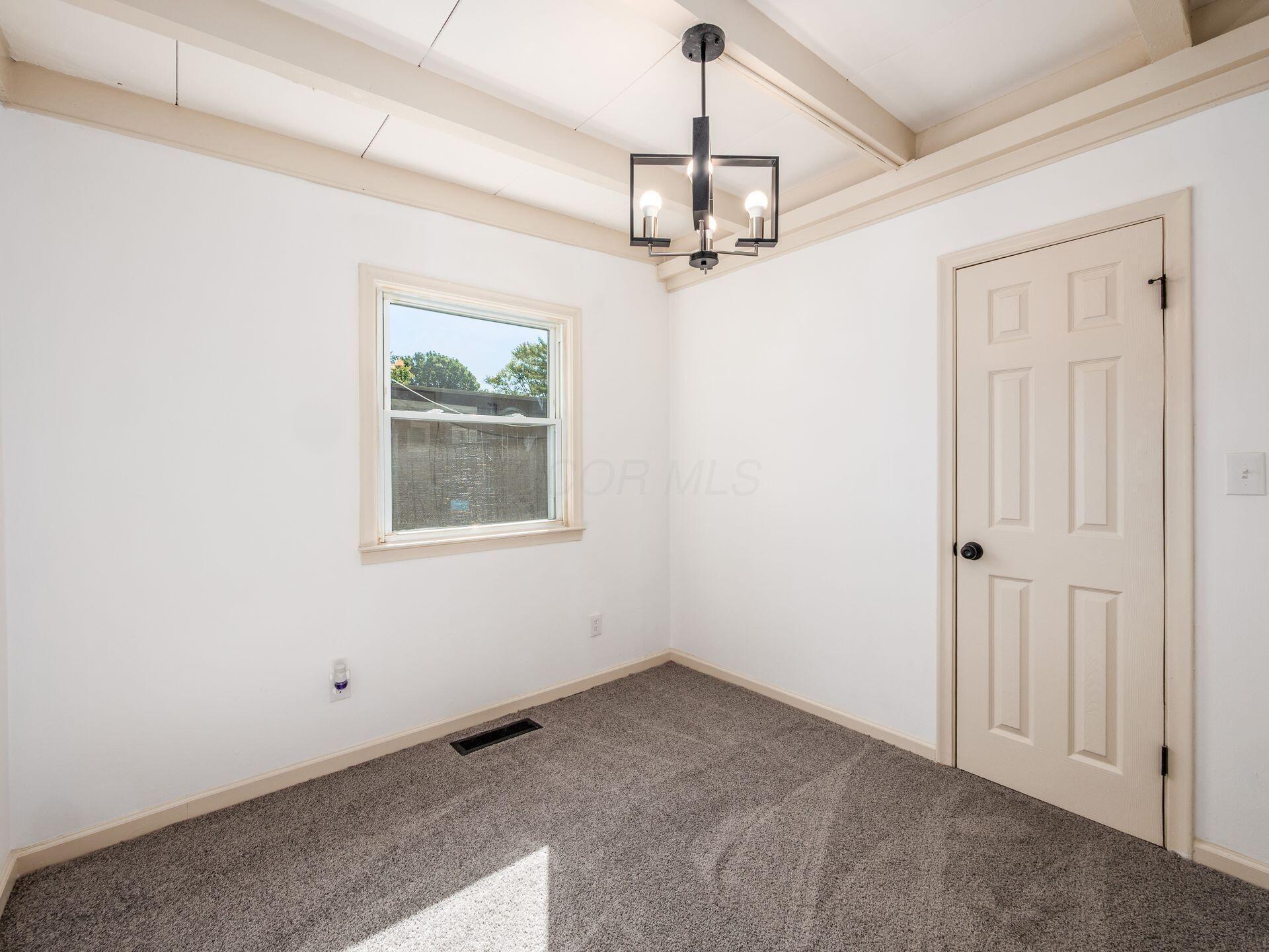 2458 Edgevale Road Columbus, OH 43221 - Photo 23 of 34