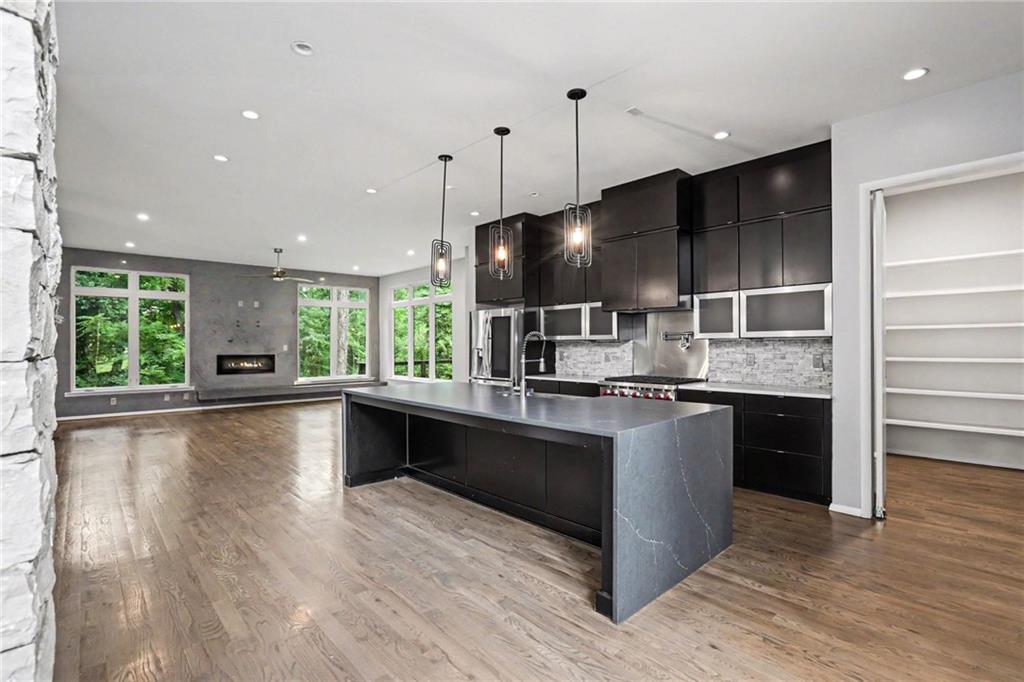 2175 Meadowcliff Drive Northeast Atlanta, GA 30345 - Photo 9 of 56