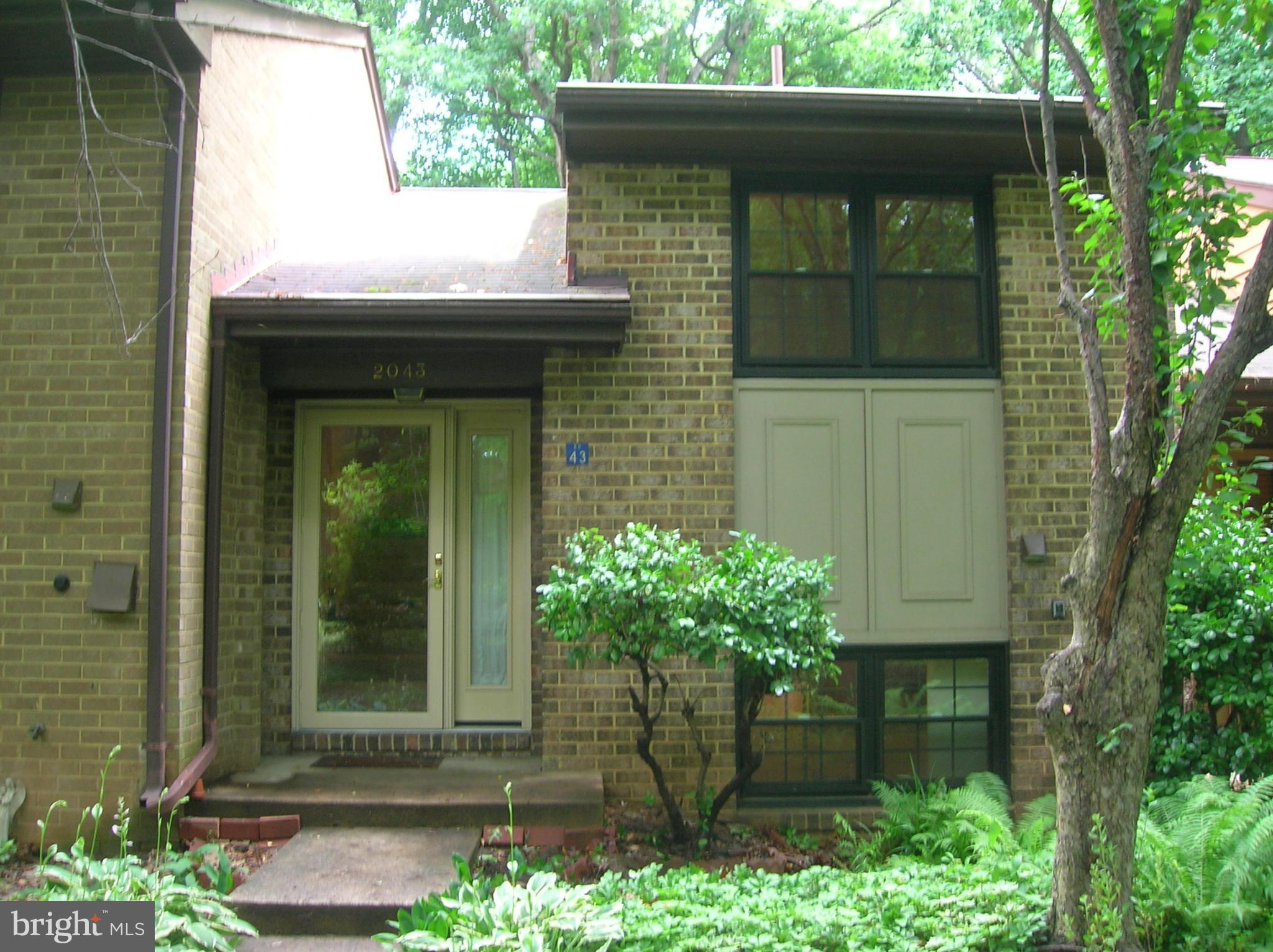 2043 Headlands Circle Reston, VA 20191 - Photo 1 of 14 Exterior (General)