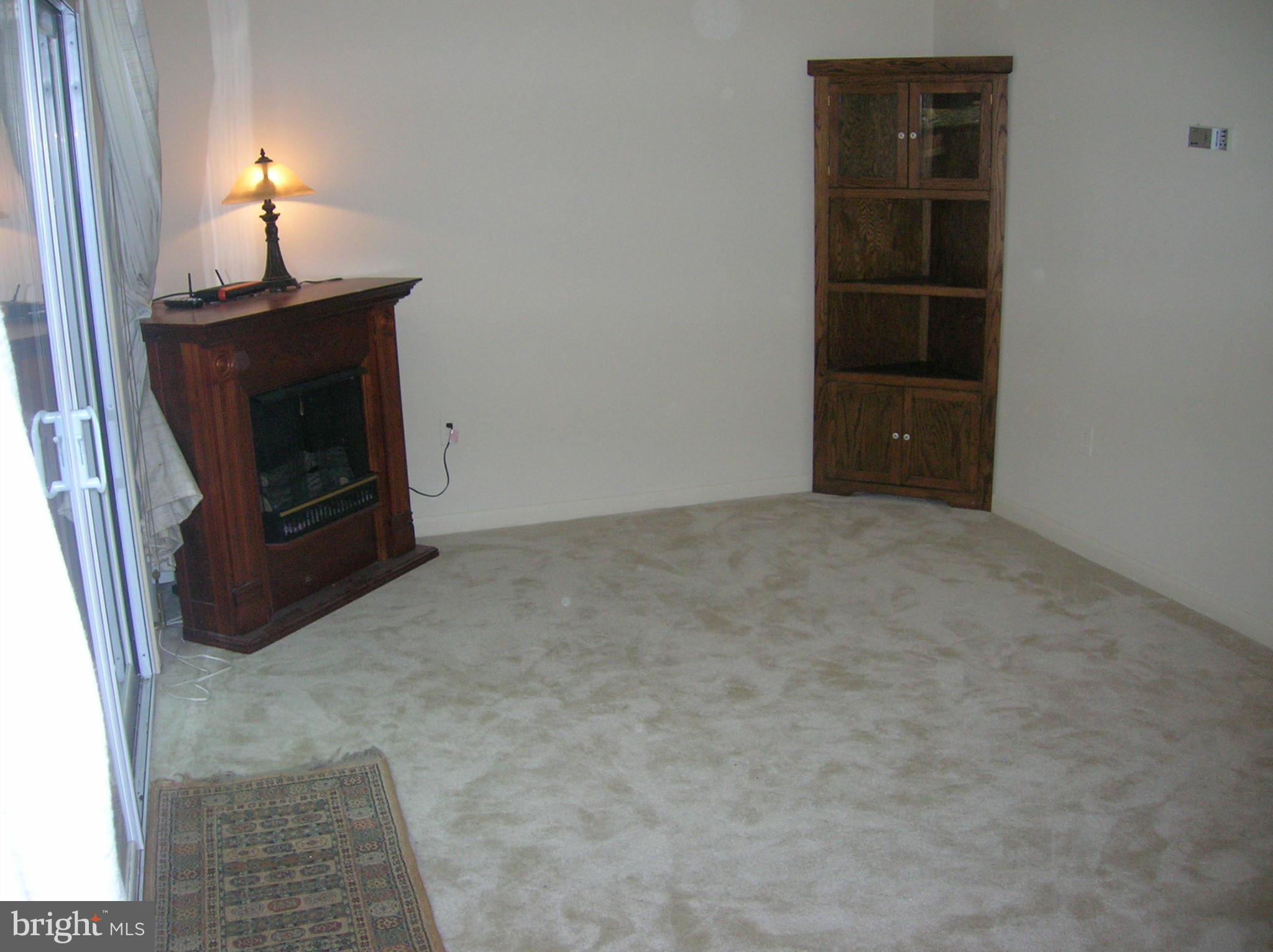 2043 Headlands Circle Reston, VA 20191 - Photo 3 of 14 Family Room
