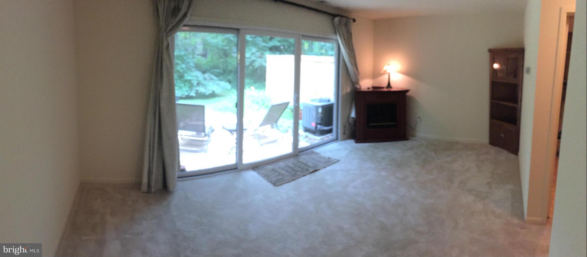 2043 Headlands Circle Reston, VA 20191 - Photo 4 of 14 Family Room