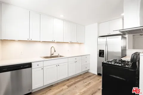 $3,700 | 2242 South Bentley Avenue, Unit 4, Los Angeles, CA 90064
