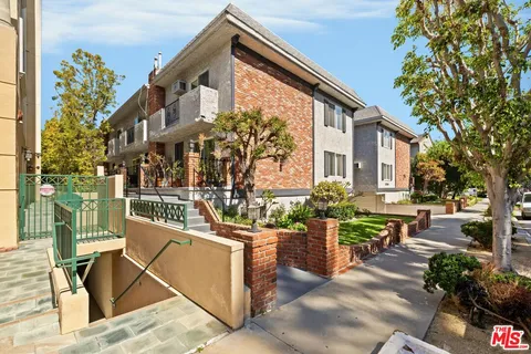 $3,700 | 2242 South Bentley Avenue, Unit 4, Los Angeles, CA 90064