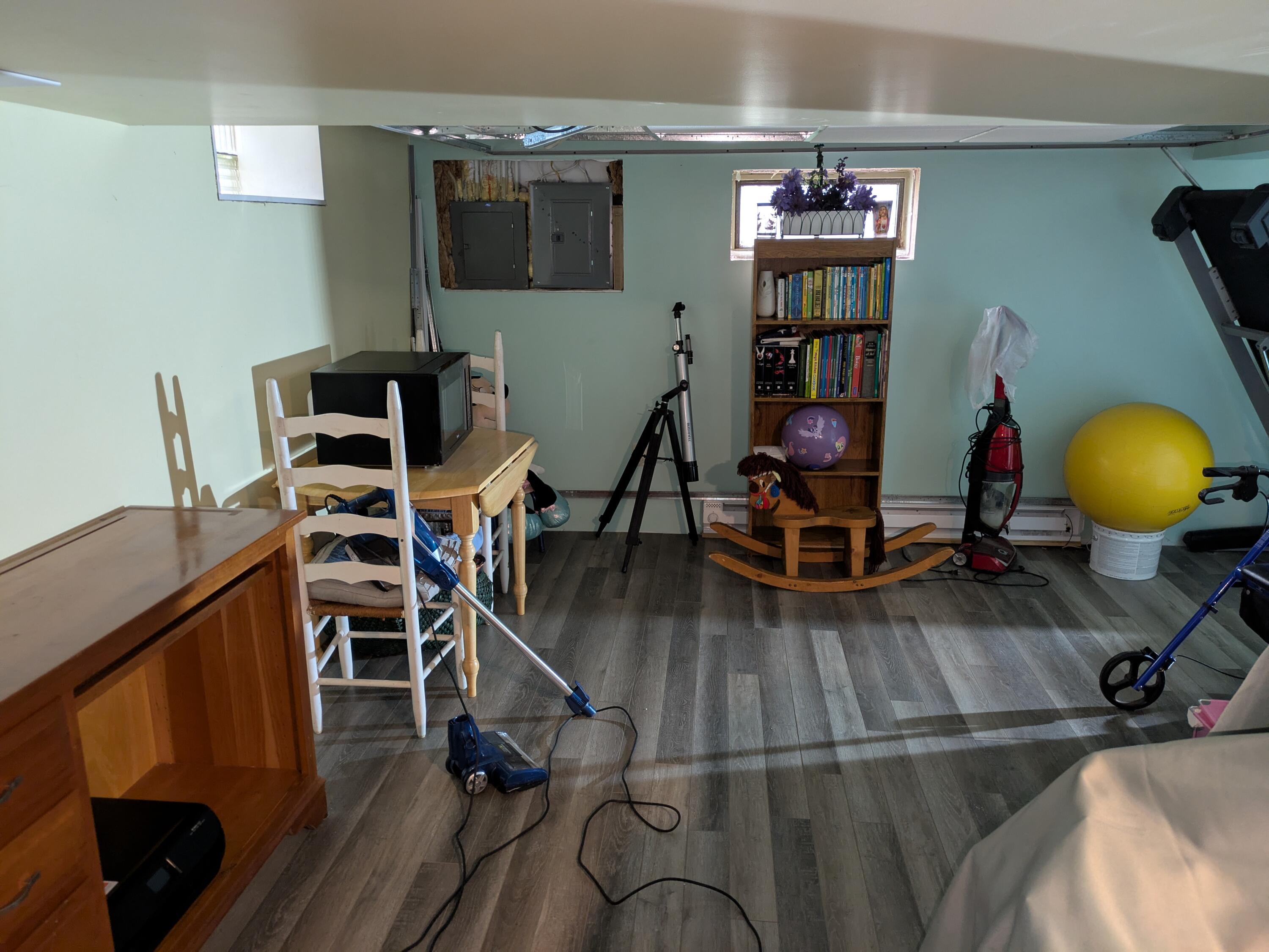 315 North Hobart Road Hobart, IN 46342 - Photo 18 of 33 a room with wooden floor and musical instruments