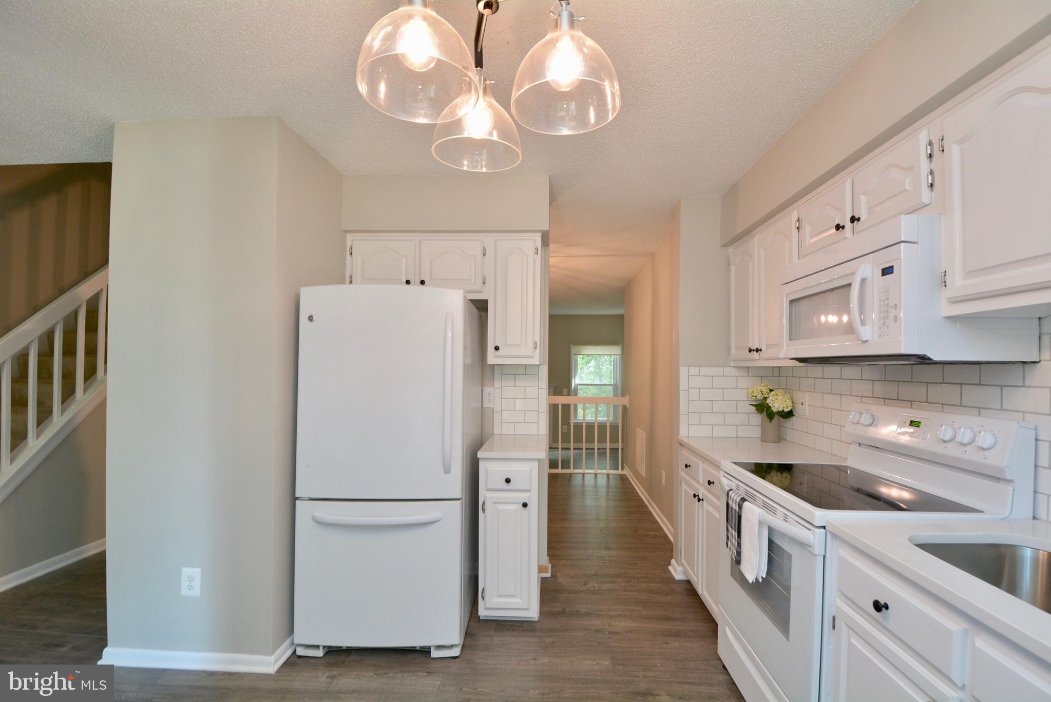 1425 Newport Spring Court Reston, VA 20194 - Photo 8 of 41