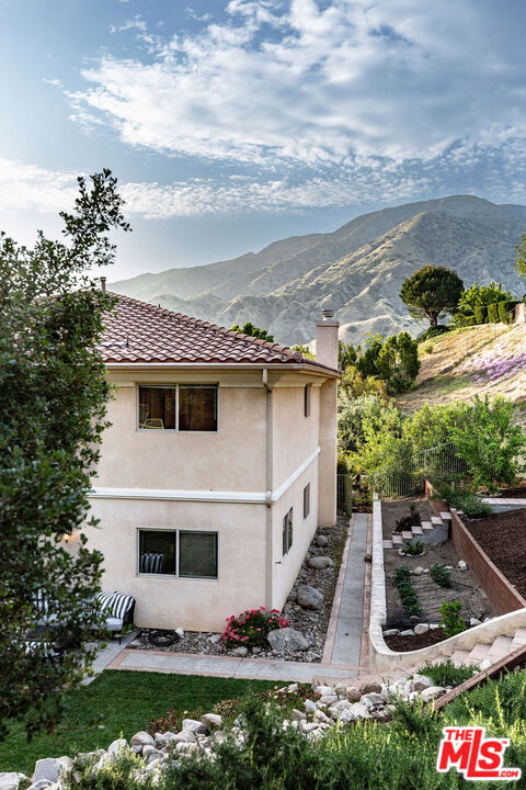 7634 Rocky Mountain View Road Tujunga, CA 91042 - Photo 48 of 50 a view of a backyard with plants