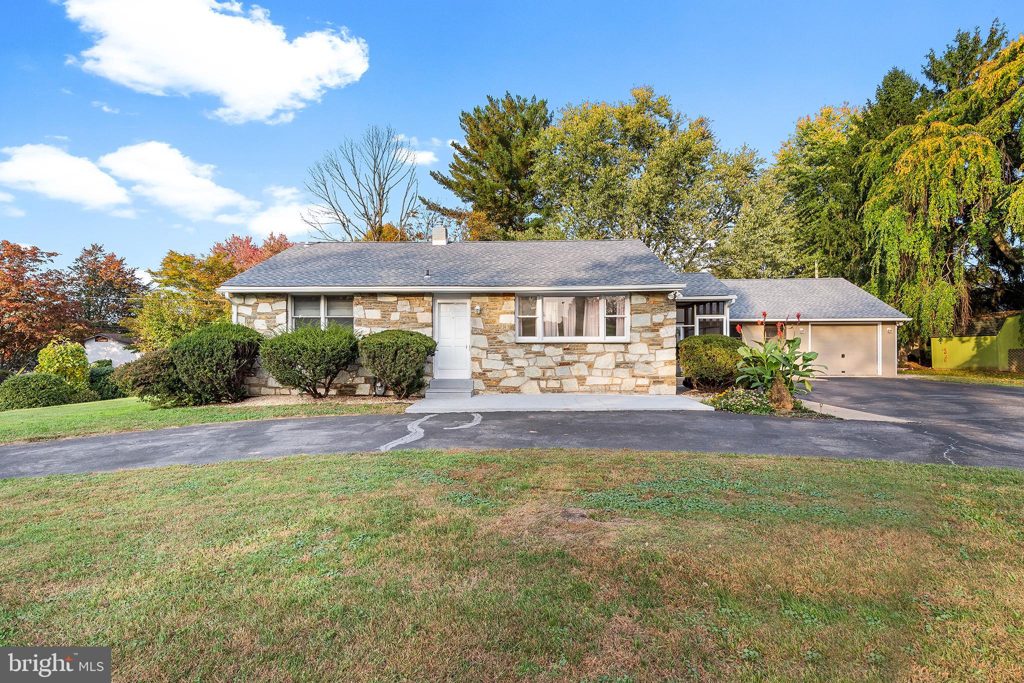 246 New Road Horsham, PA 19044 - Photo 1 of 29 Exterior Front