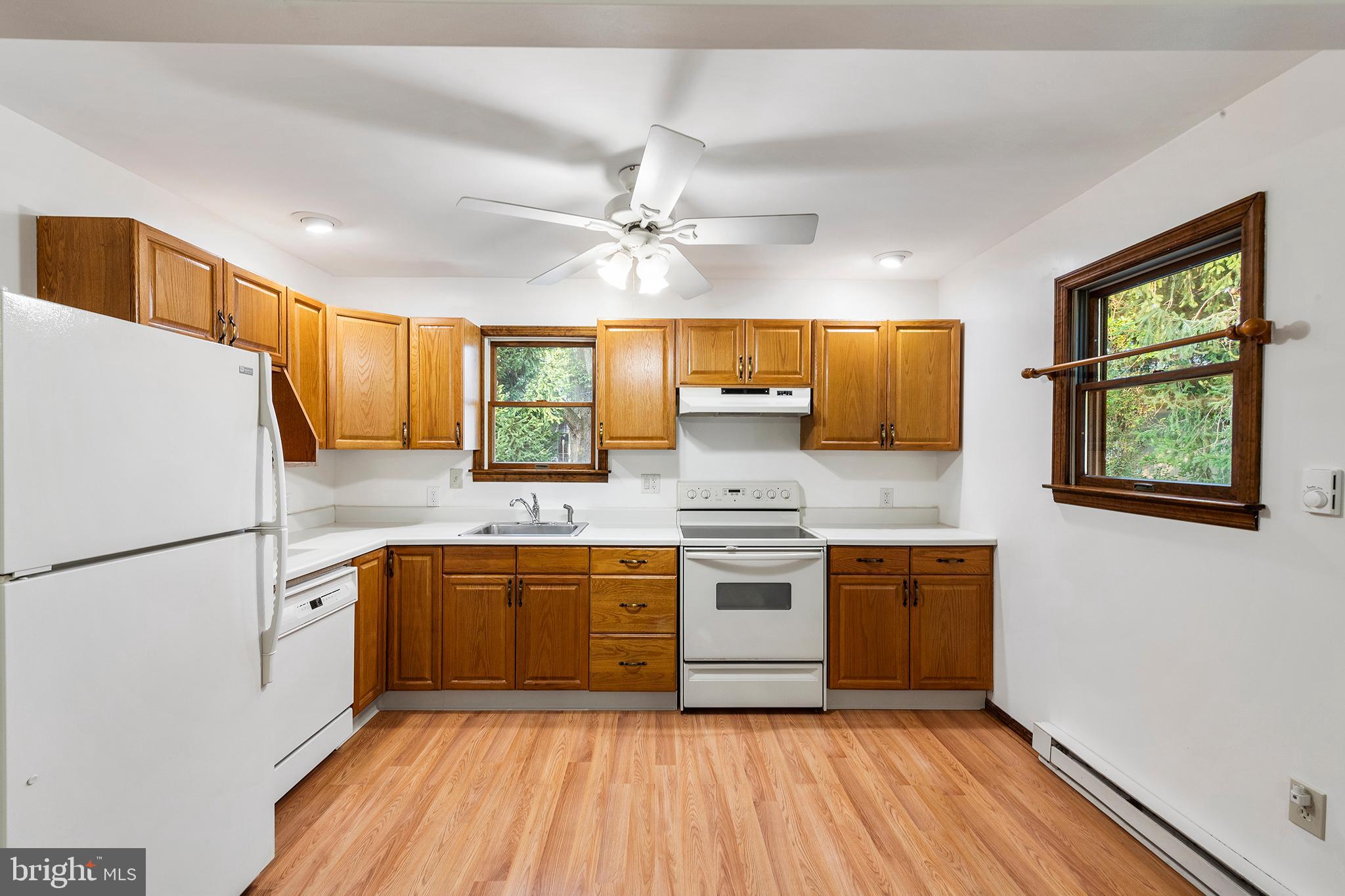 246 New Road Horsham, PA 19044 - Photo 20 of 29 In-law suite Kitchen