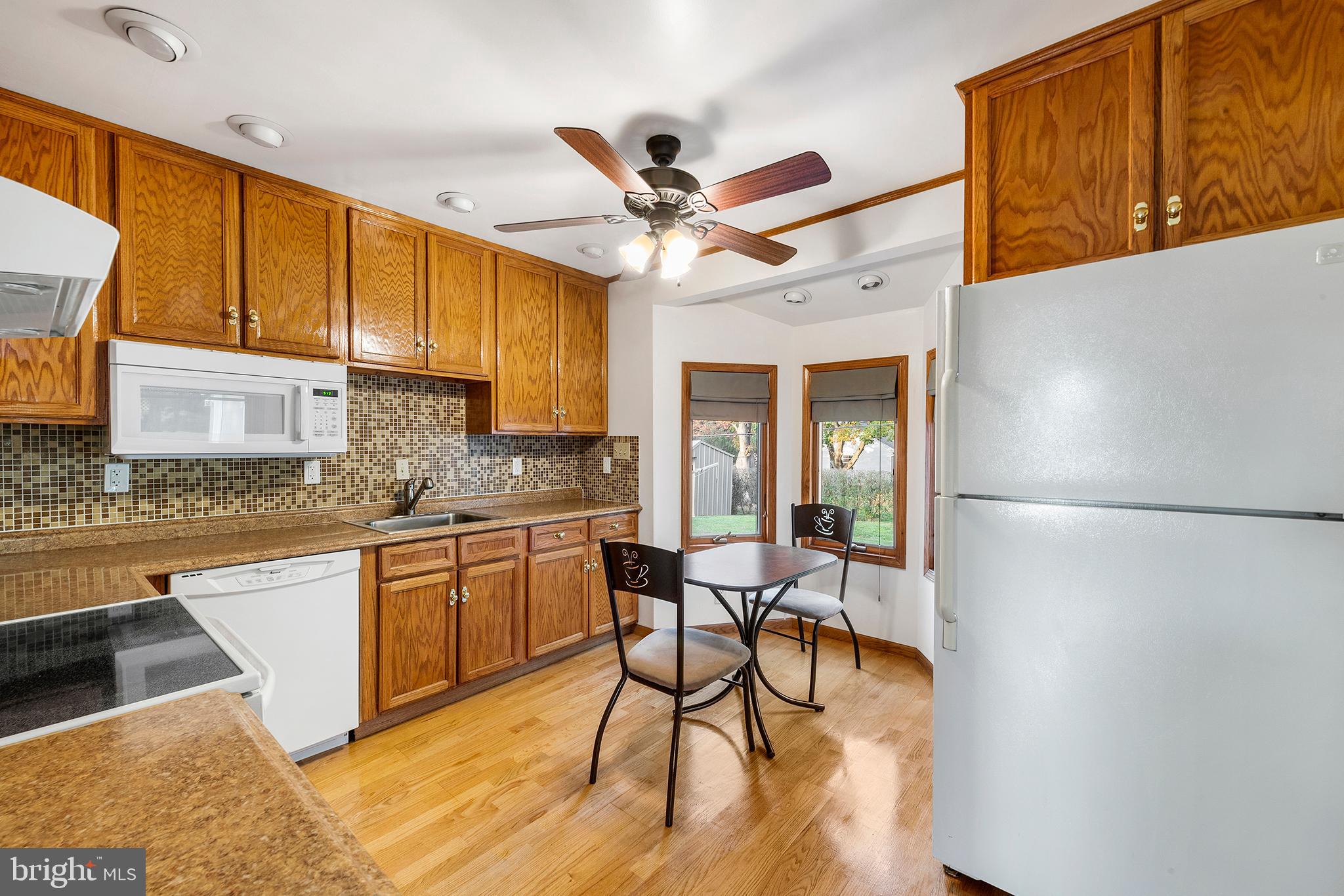 246 New Road Horsham, PA 19044 - Photo 6 of 29 Main house kitchen
