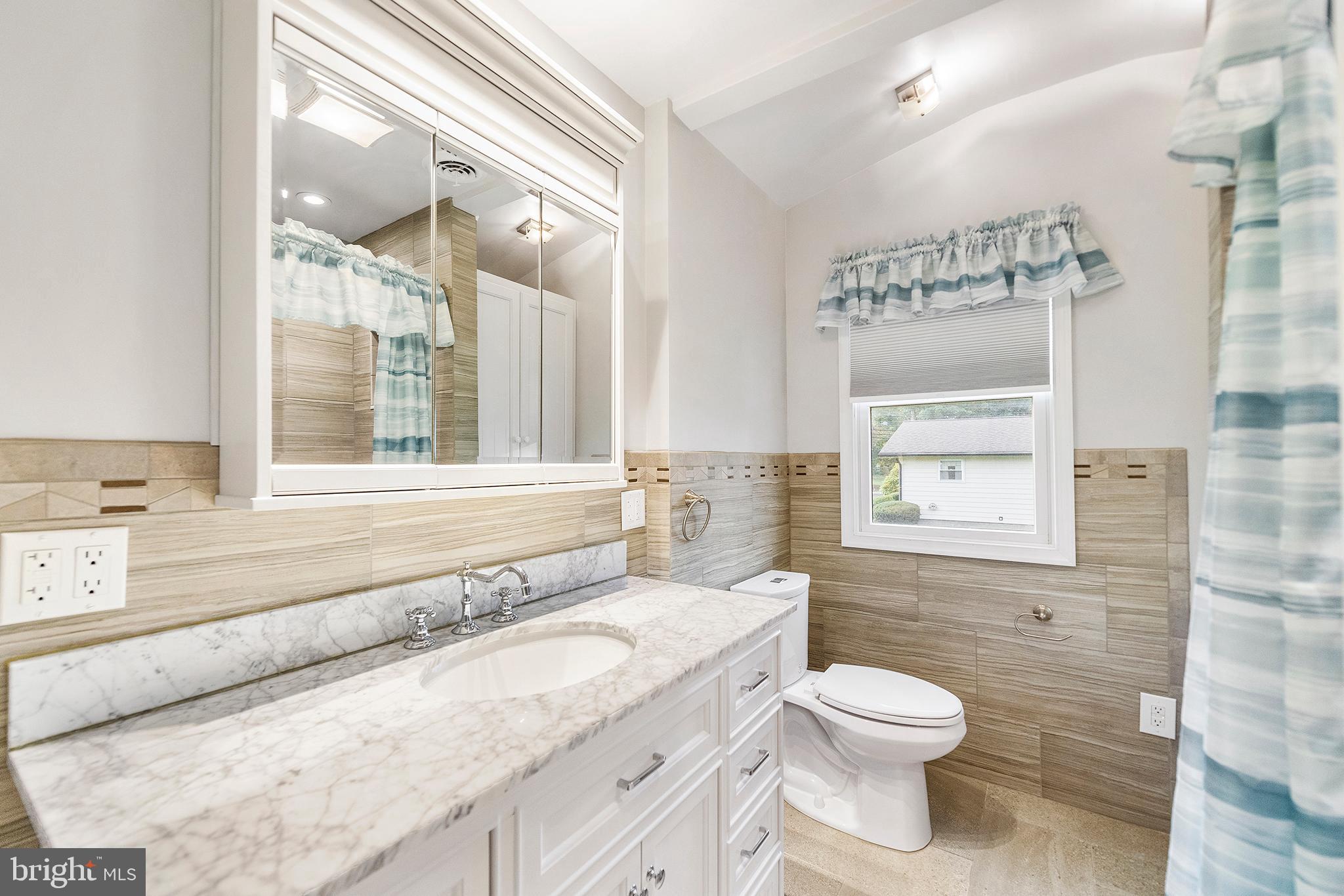 246 New Road Horsham, PA 19044 - Photo 8 of 29 Main house remodeled full bath